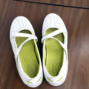 Privo White and Green Flats